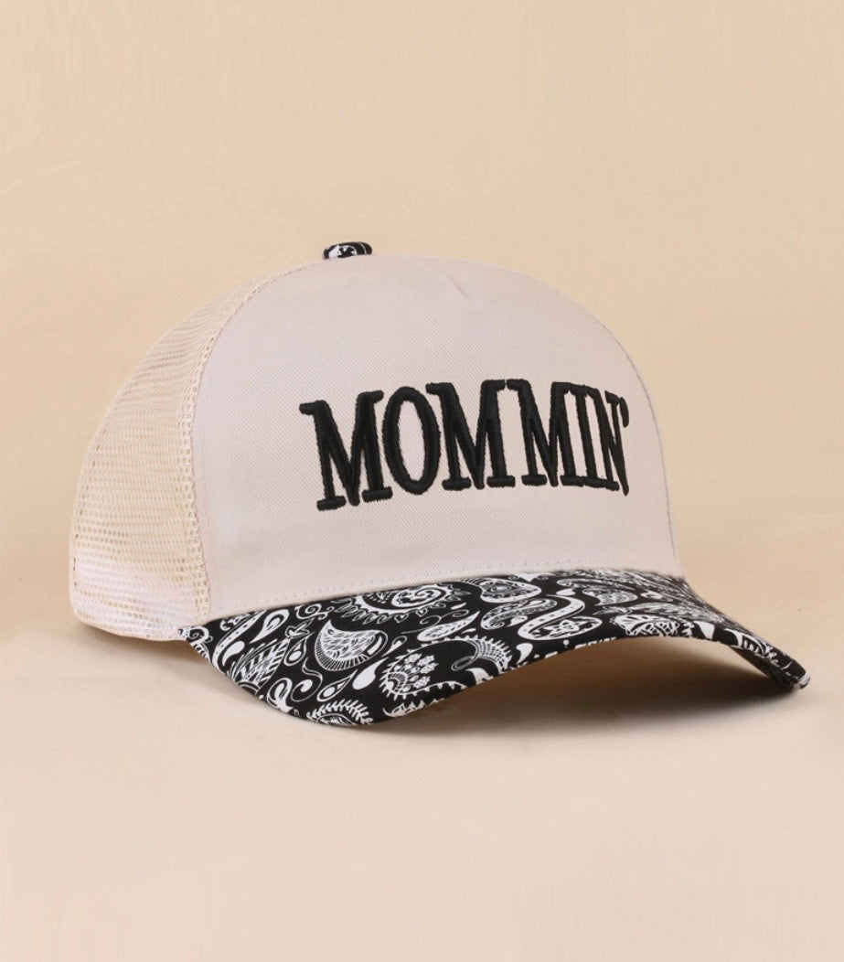 Mommin hat (Black paisley)